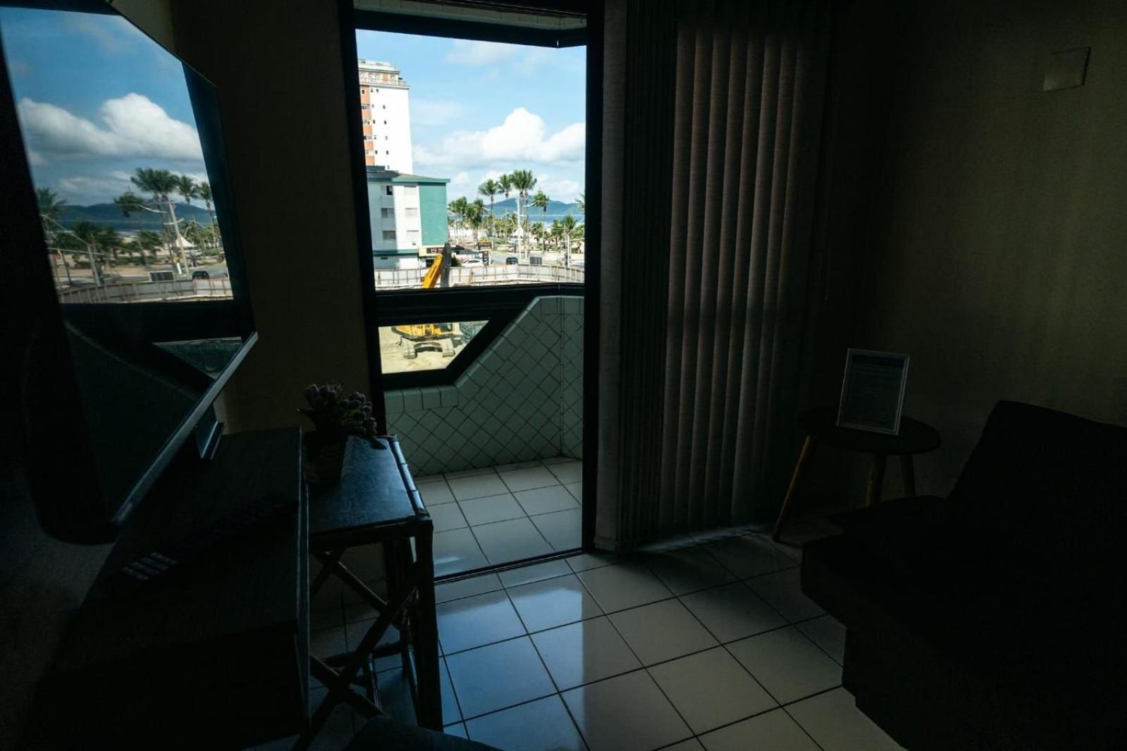 Frente Vista Mar Com Varanda Wi Fi 300Mbps E 10M Da Praia Da Tupi - Estacionamento Gratuito برايا جراندي المظهر الخارجي الصورة