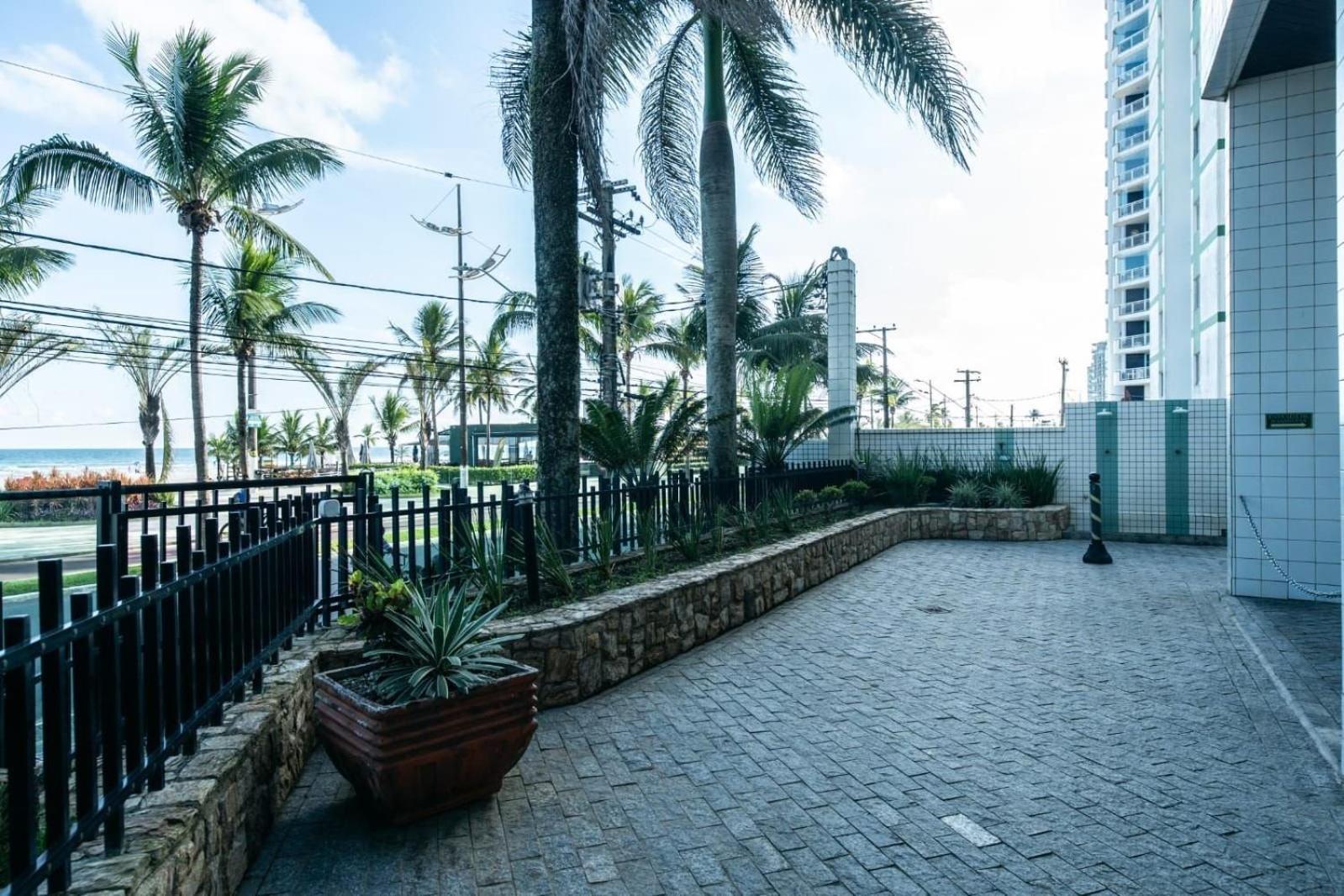 Frente Vista Mar Com Varanda Wi Fi 300Mbps E 10M Da Praia Da Tupi - Estacionamento Gratuito برايا جراندي المظهر الخارجي الصورة