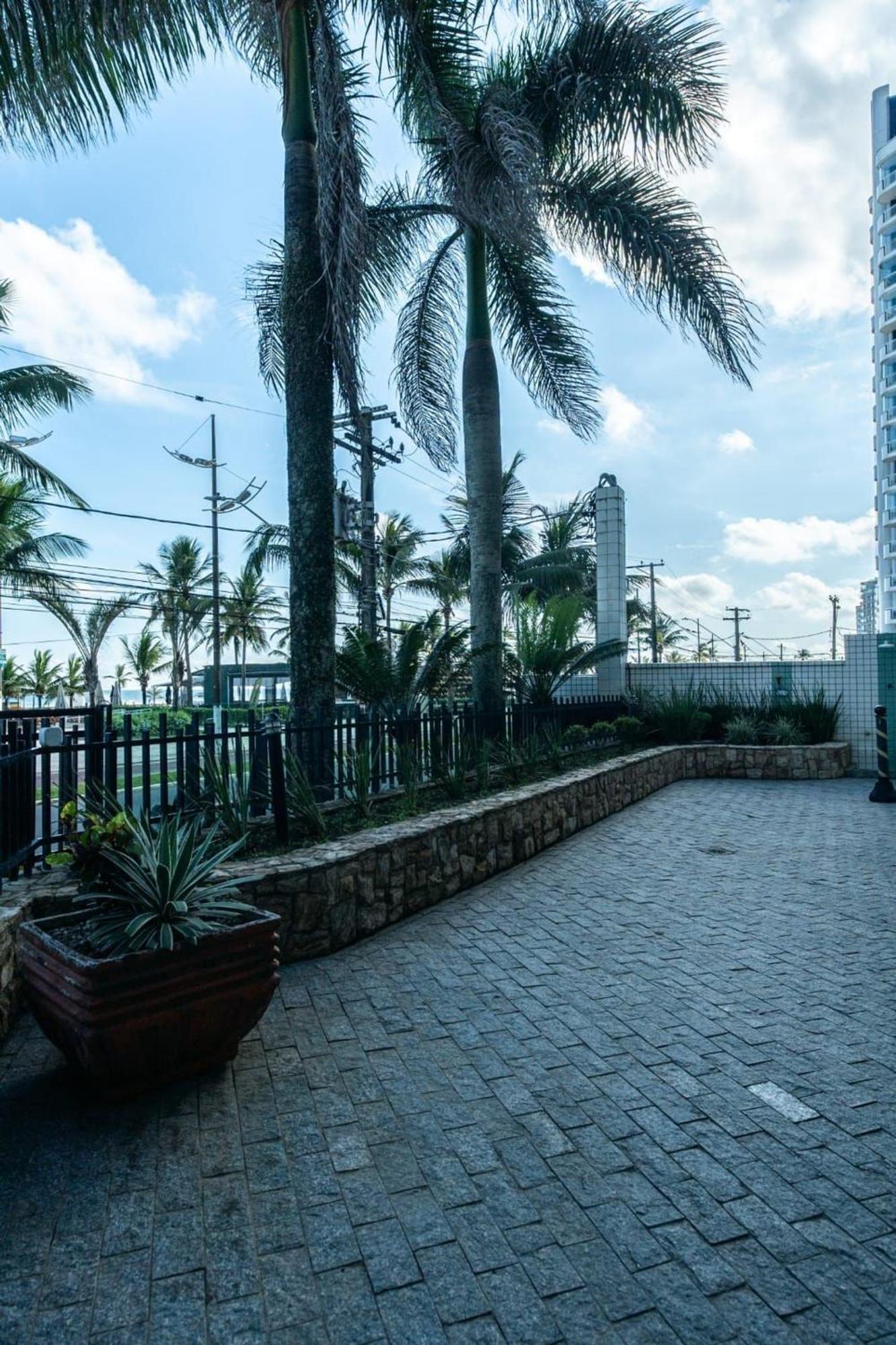 Frente Vista Mar Com Varanda Wi Fi 300Mbps E 10M Da Praia Da Tupi - Estacionamento Gratuito برايا جراندي المظهر الخارجي الصورة