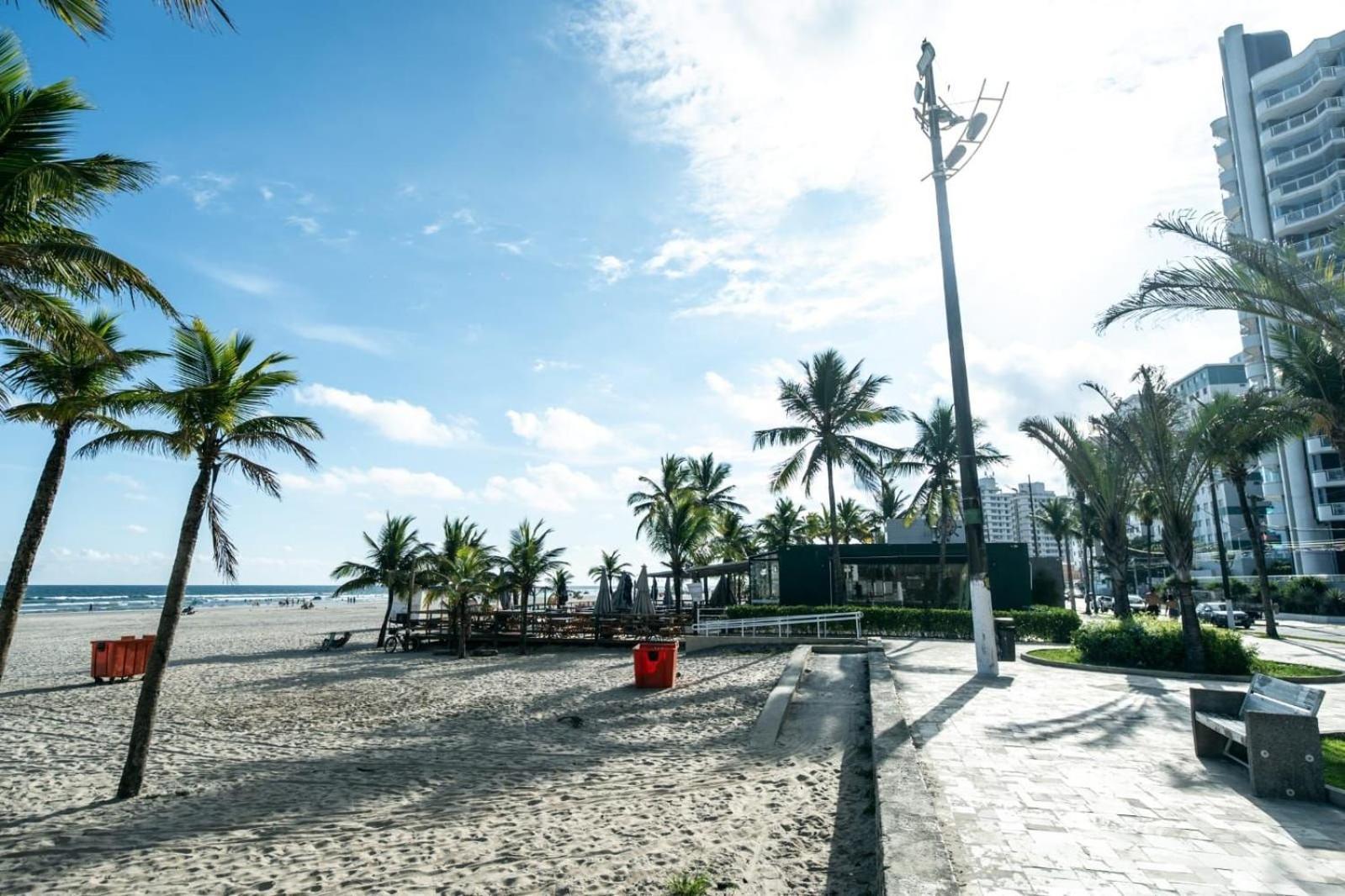 Frente Vista Mar Com Varanda Wi Fi 300Mbps E 10M Da Praia Da Tupi - Estacionamento Gratuito برايا جراندي المظهر الخارجي الصورة